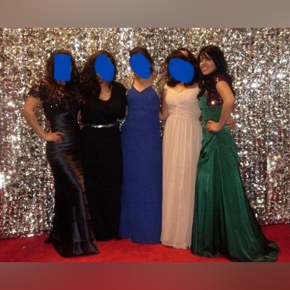 Emerald green gown/dress - Picture 6 of 13